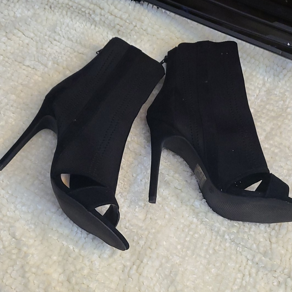 Shoes - Picture 3 of 6
